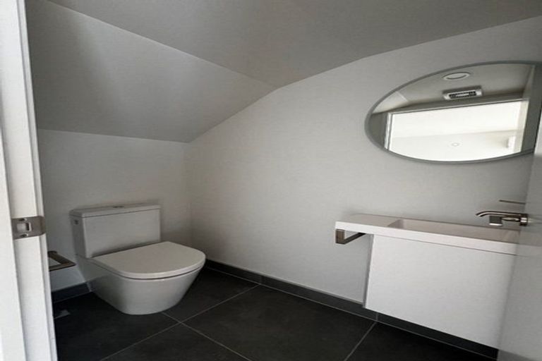 Photo of property in 5/21 Divich Avenue, Te Atatu South, Auckland, 0610