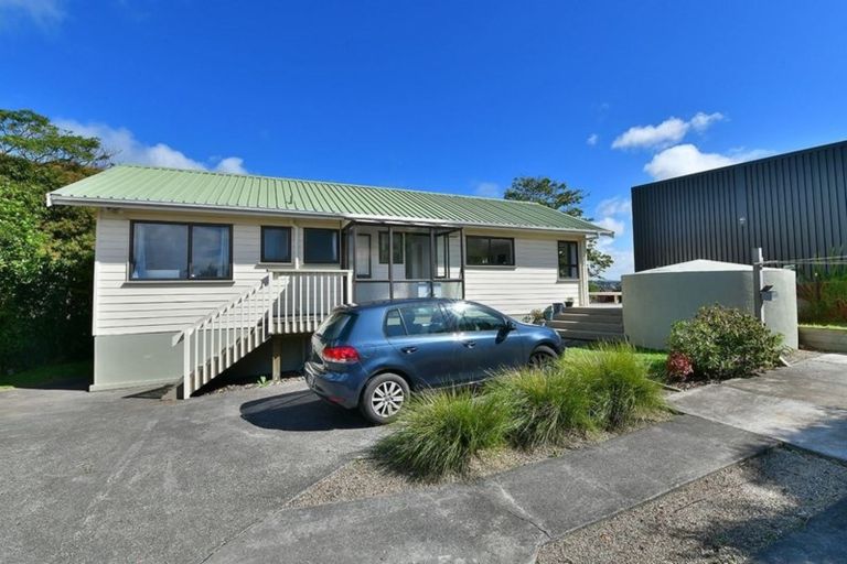 Photo of property in 14 Melandra Road, Stanmore Bay, Whangaparaoa, 0932