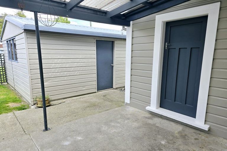 Photo of property in 16 Buller Street, Picton, 7220