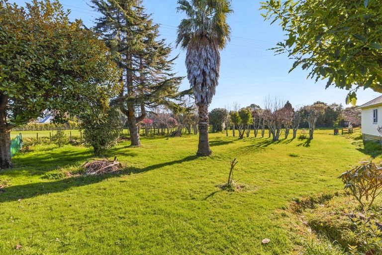Photo of property in 931 State Highway 1, Te Horo, Otaki, 5581