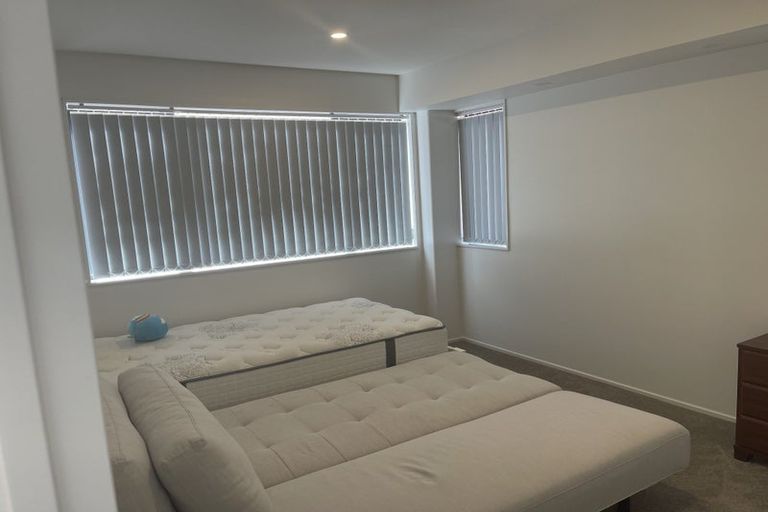 Photo of property in 4 Carberry Lane, Pinehill, Auckland, 0632