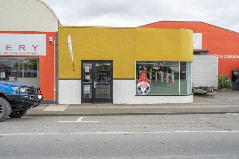 Photo of property in 3/304 Great North Road, Henderson, Auckland, 0612