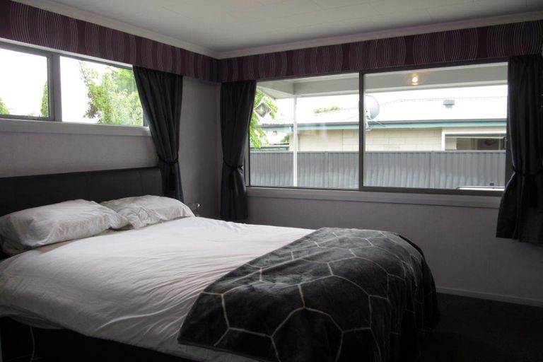 Photo of property in 17 Campbell Street, Alexandra, 9320