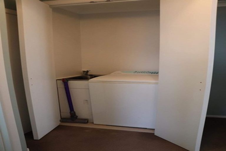 Photo of property in 30 Downe Street, New Plymouth, 4310