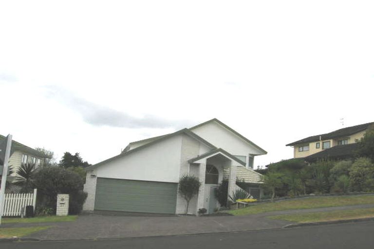 Photo of property in 37 Manutara Avenue, Forrest Hill, Auckland, 0620