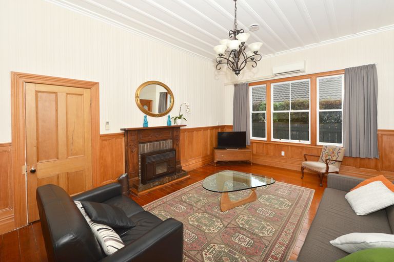 Photo of property in 6 Shortland Street, Regent, Whangarei, 0112