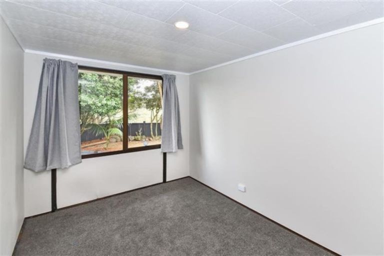 Photo of property in 36 Seaward Place, Wattle Downs, Auckland, 2103