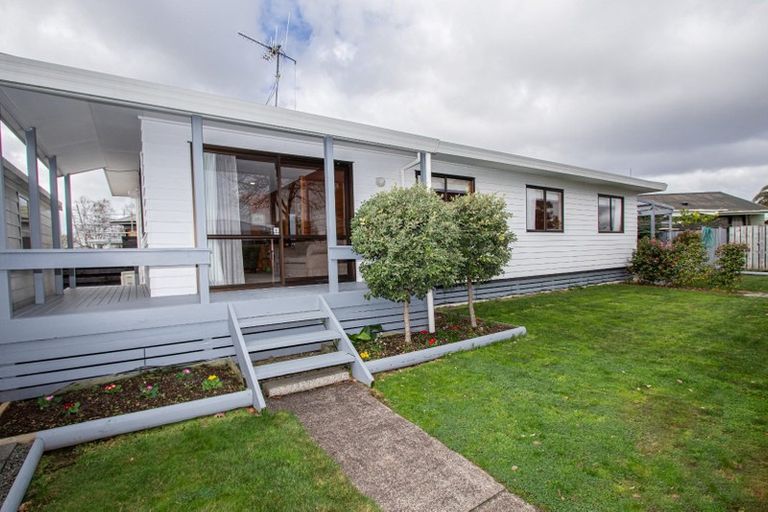 Photo of property in 1 Beadle Place, St Andrews, Hamilton, 3200