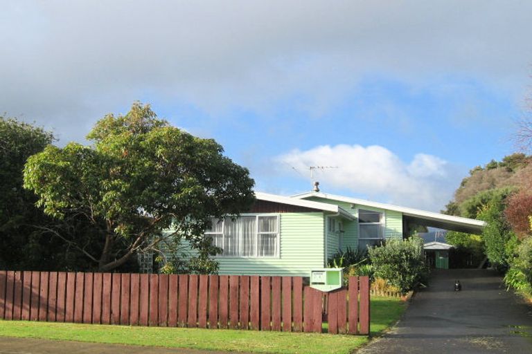 Photo of property in 24 Callender Terrace, Paraparaumu Beach, Paraparaumu, 5032