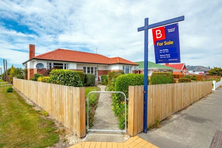 Photo of property in 1 Cameron Street, Waimate, 7924