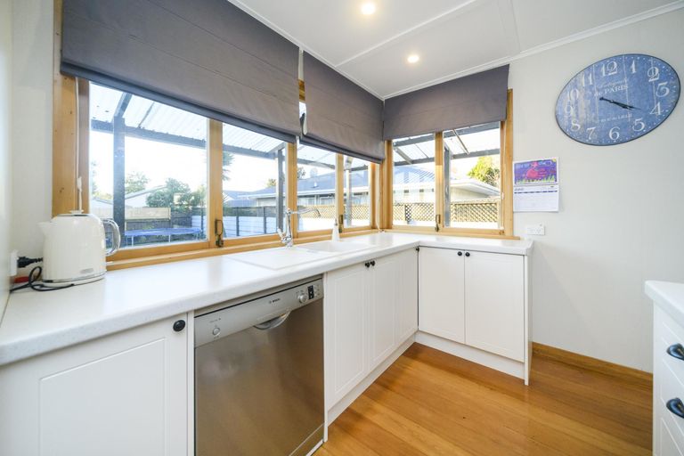 Photo of property in 30 Guy Avenue, Takaro, Palmerston North, 4410
