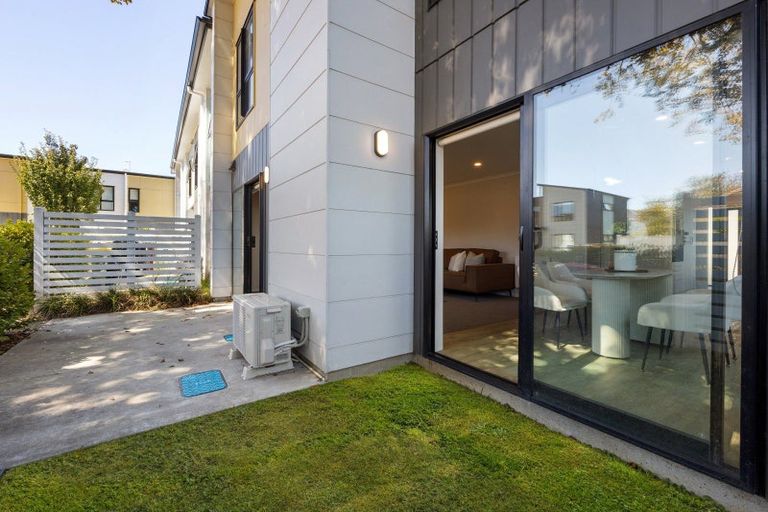 Photo of property in 12 Emmadale Lane, Hamilton East, Hamilton, 3216