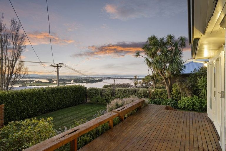 Photo of property in 87 Saint Andrews Hill Road, Mount Pleasant, Christchurch, 8081