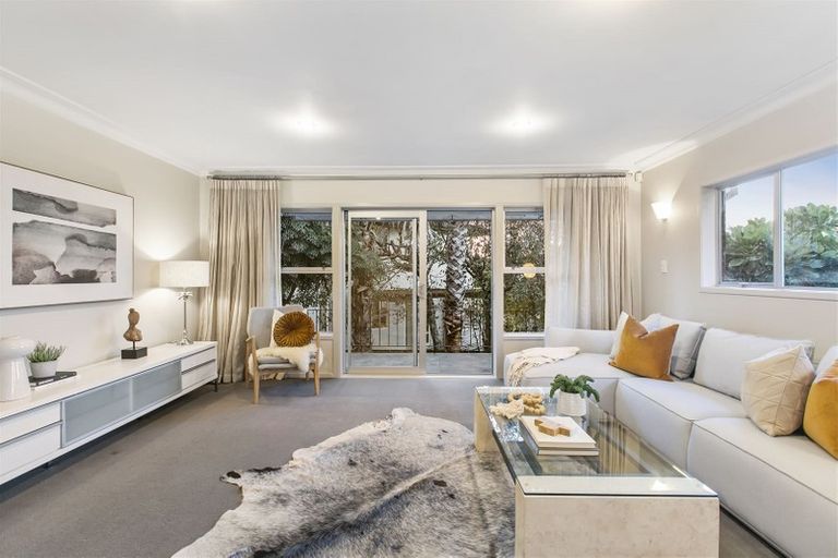 Photo of property in 3/14 Frieston Road, Milford, Auckland, 0620