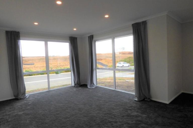 Photo of property in 38 Walter Lawry Road, Paerata, Pukekohe, 2124