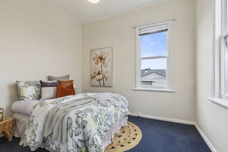 Photo of property in 10 Park Street, Thorndon, Wellington, 6011