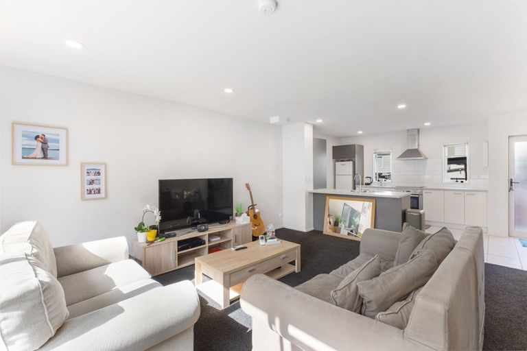 Photo of property in 1/206 Manuka Road, Bayview, Auckland, 0629