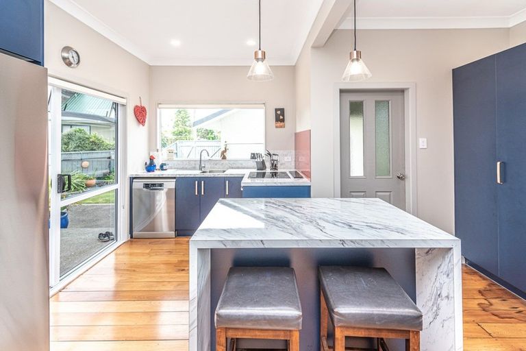 Photo of property in 70 Hipango Terrace, Durie Hill, Whanganui, 4500