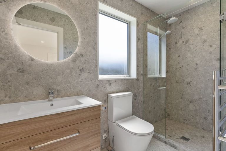 Photo of property in 3 Corrella Road, Belmont, Auckland, 0622