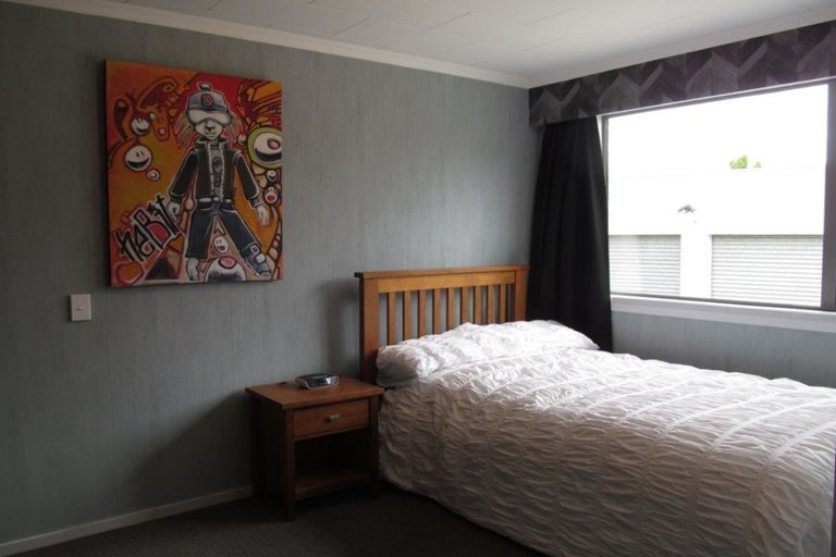 Photo of property in 17 Campbell Street, Alexandra, 9320