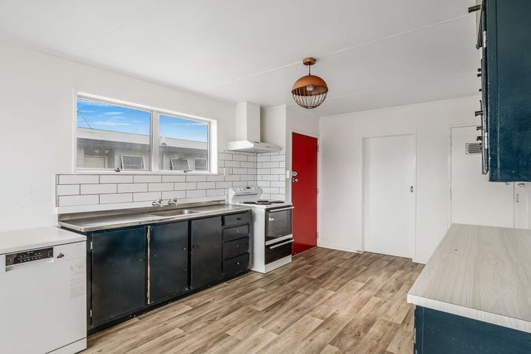 Photo of property in 10 Tainui Street, Castlecliff, Whanganui, 4501