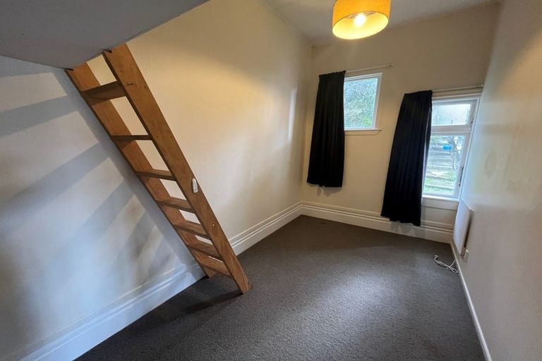 Photo of property in 72 Fairlie Terrace, Kelburn, Wellington, 6021