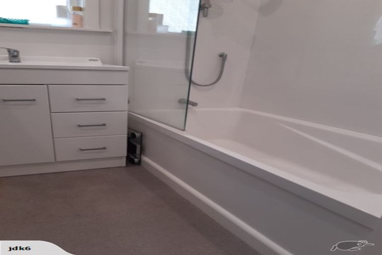 Photo of property in 5 The Drive, Tawa, Wellington, 5028