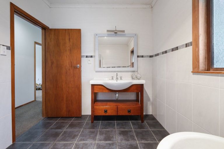 Photo of property in 3 Onslow Street West, Ohingaiti, Kimbolton, 4785