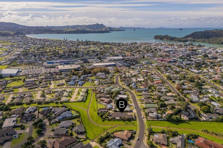 Photo of property in 51 Cholmondeley Crescent, Whitianga, 3510