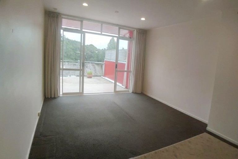 Photo of property in 2d/20 Ian Marwick Place, Birkenhead, Auckland, 0626