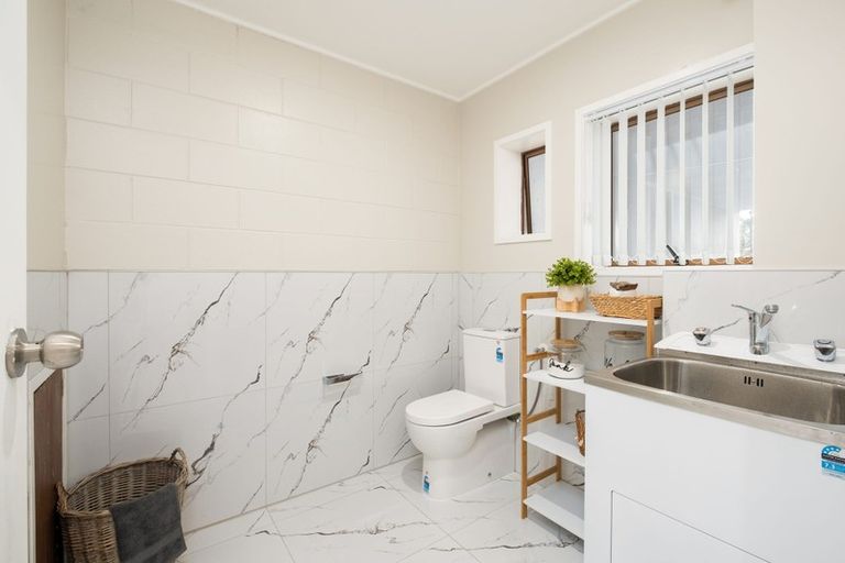 Photo of property in 90a Beaumonts Way, Manurewa, Auckland, 2102