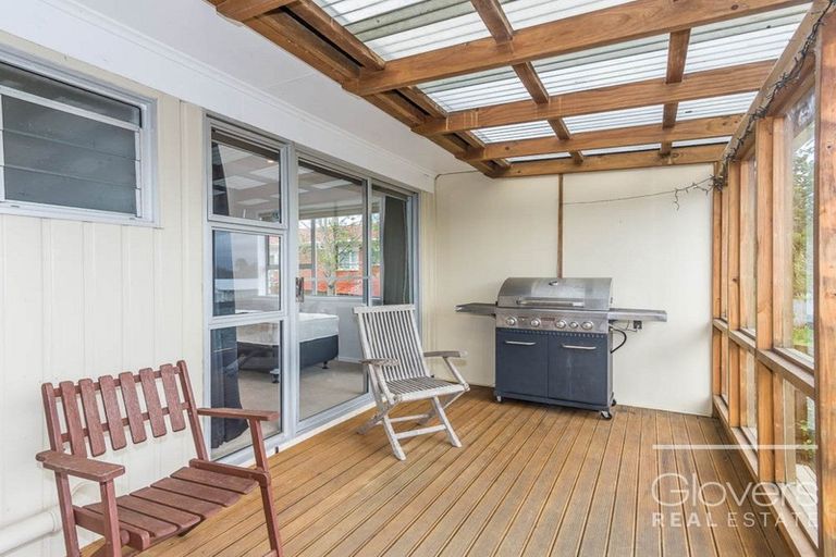 Photo of property in 2/4214a Great North Road, Glendene, Auckland, 0602