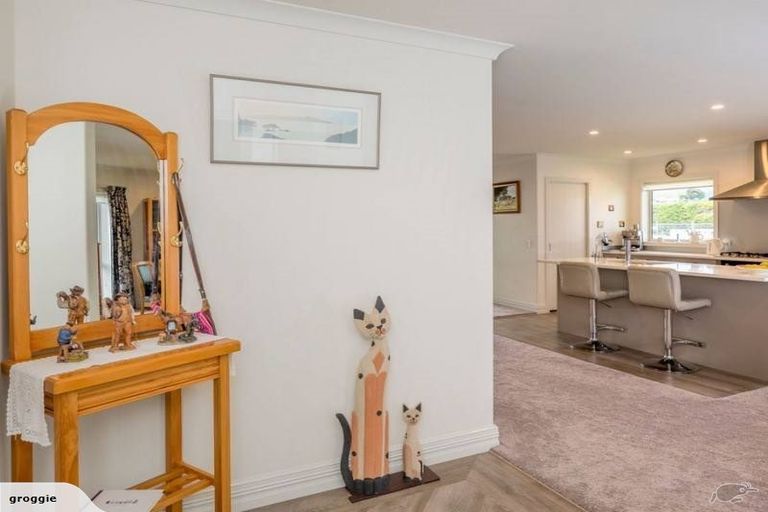 Photo of property in 2 Bridford Way, Paraparaumu, 5032