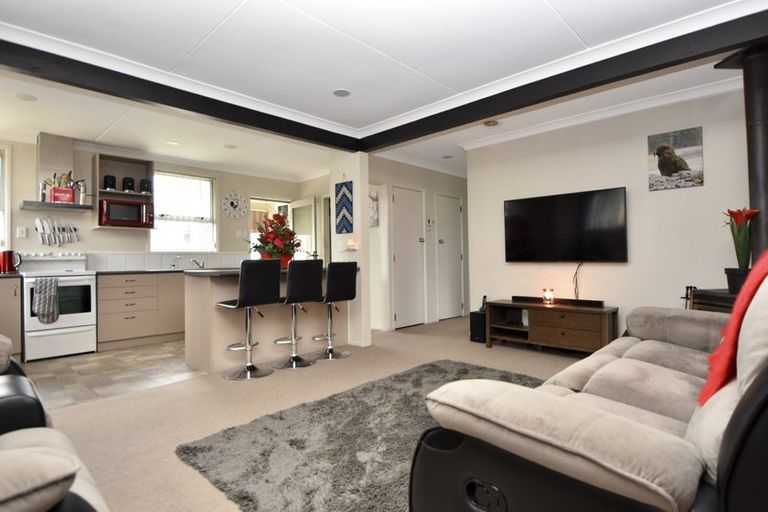 Photo of property in 65 Victoria Street, Carterton, 5713