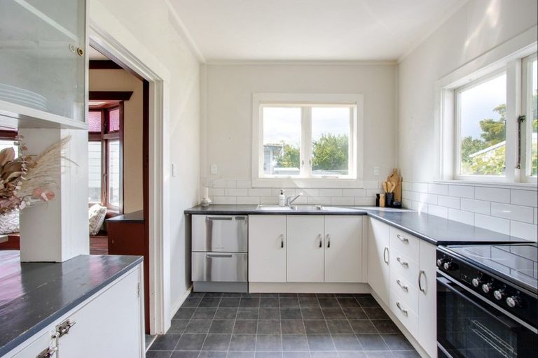 Photo of property in 122 Wellesley Road, Napier South, Napier, 4110