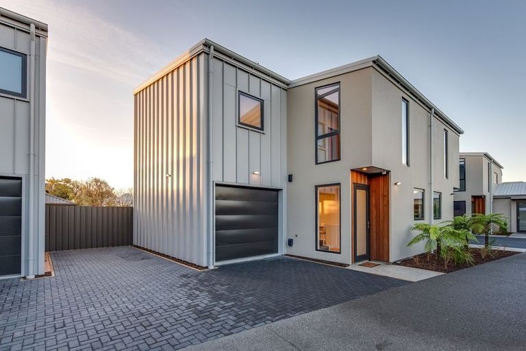 Photo of property in 200d Springfield Road, St Albans, Christchurch, 8014