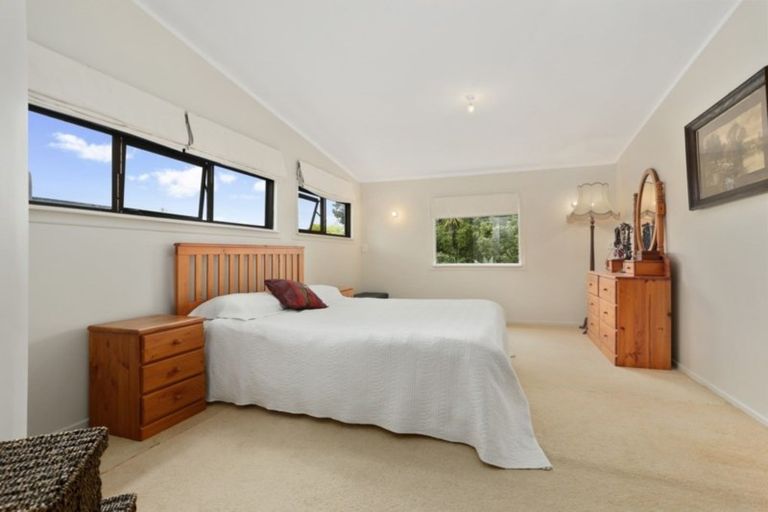 Photo of property in 58 Sheffield Road, Helensville, 0875