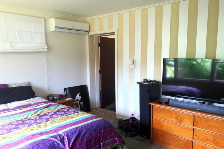 Photo of property in 11 Te Pari Pari Road, Pukerua Bay, 5026