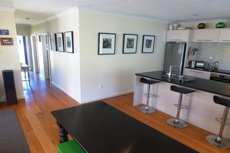 Photo of property in 6 Nelson Avenue, Northcote Point, Auckland, 0627