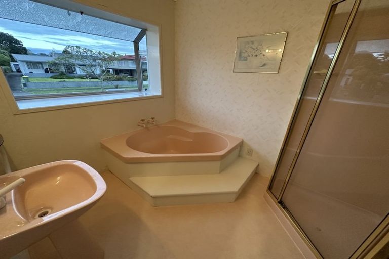 Photo of property in 95 Fisher Parade, Sunnyhills, Auckland, 2010