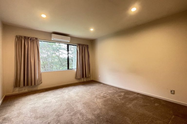 Photo of property in 96 Tiriwa Drive, Massey, Auckland, 0614