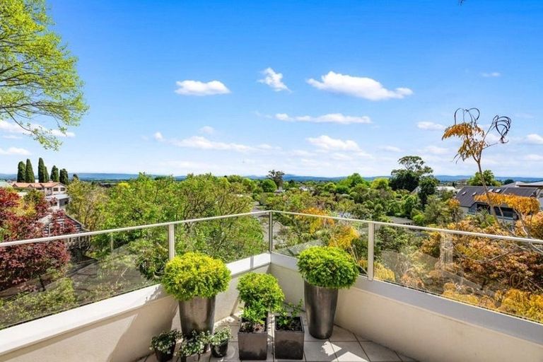 Photo of property in 12 Shortland Place, Havelock North, 4130