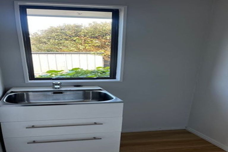 Photo of property in 41 Lavelle Road, Henderson, Auckland, 0612
