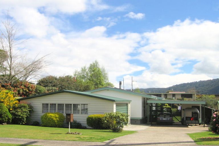Photo of property in 18 Carter Drive, Pomare, Rotorua, 3015