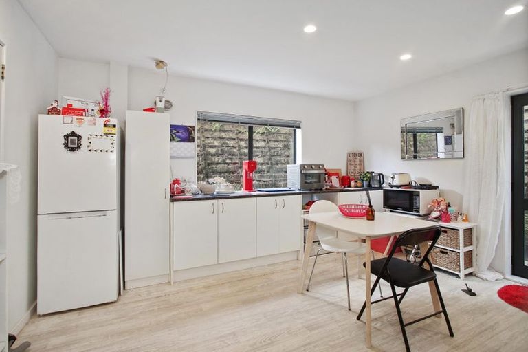 Photo of property in 26 Crispe Road, Clarks Beach, 2122