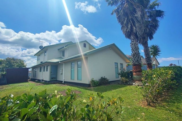 Photo of property in 6 Chadlington Avenue, Henderson, Auckland, 0612