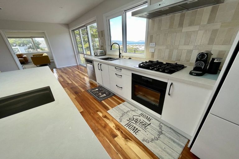 Photo of property in 15 Dowse Drive, Maungaraki, Lower Hutt, 5010