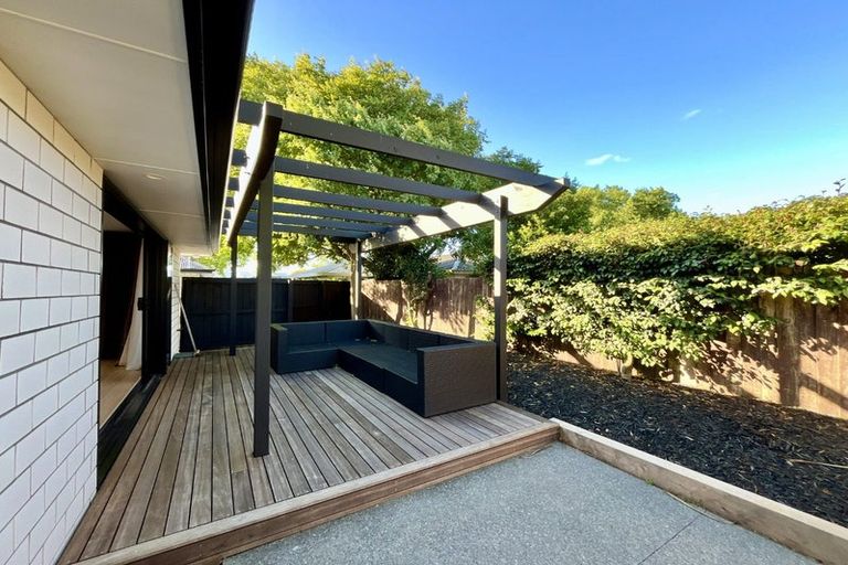 Photo of property in 2/4 Alvaston Drive, Halswell, Christchurch, 8025