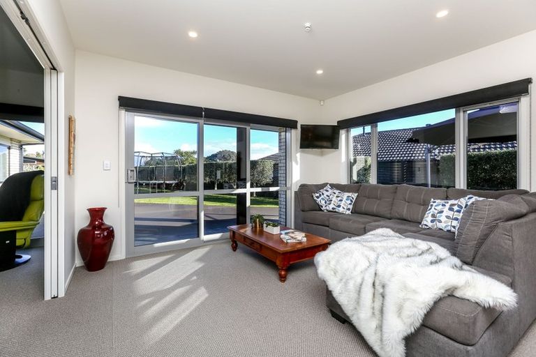 Photo of property in 30 Redwood Crescent, Hurdon, New Plymouth, 4310