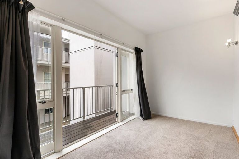 Photo of property in Luxford Villas, 108/72 Herald Street, Berhampore, Wellington, 6023